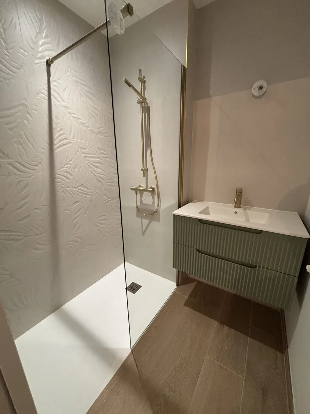 Salle de bain rénovée par West Plomberie Chauffage à Ploërmel
